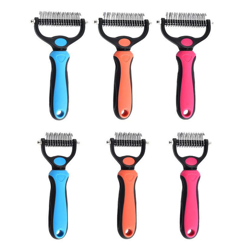 Close view of the curved stainless steel blades with rounded tips on the pet grooming comb