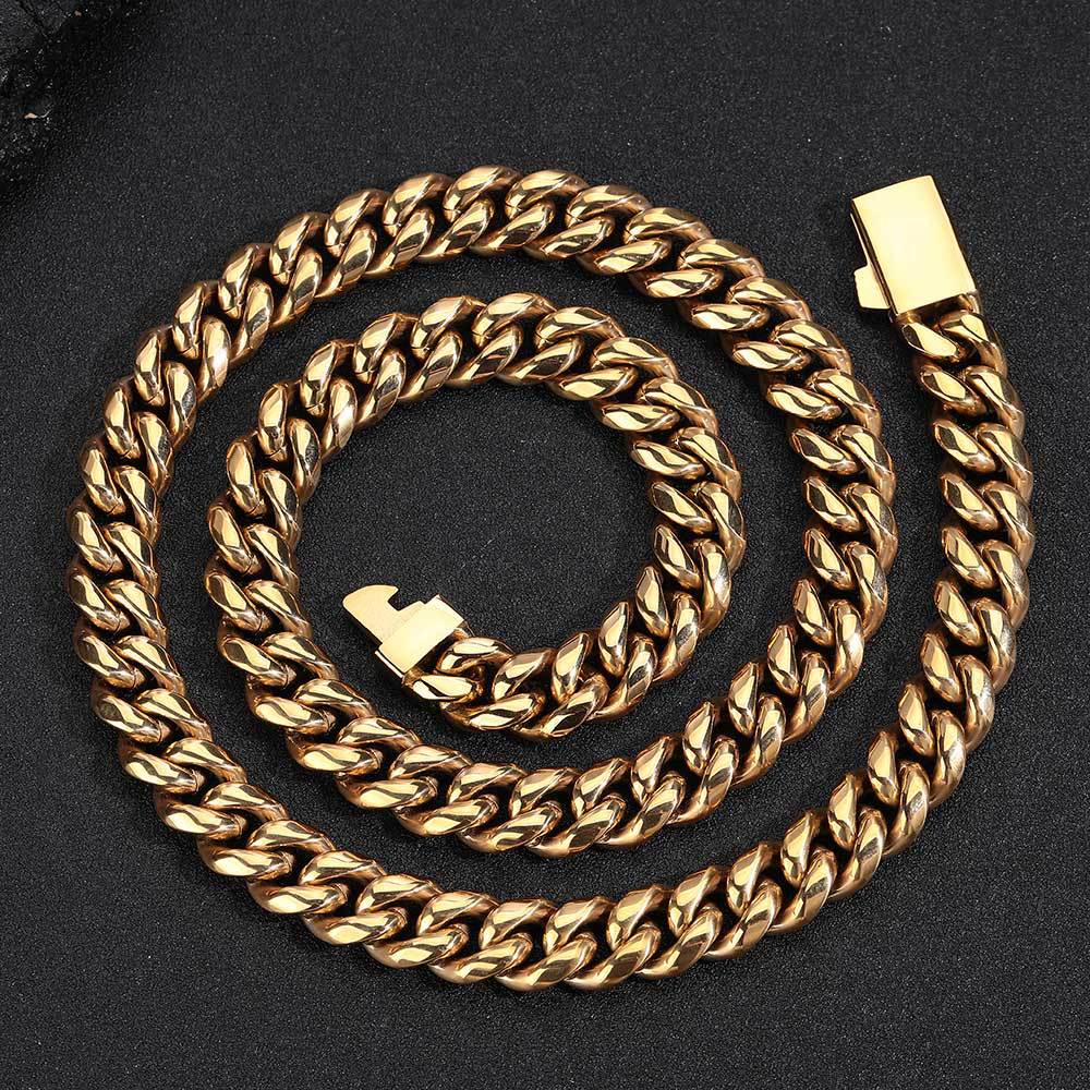 Men's Necklace | on-set styling