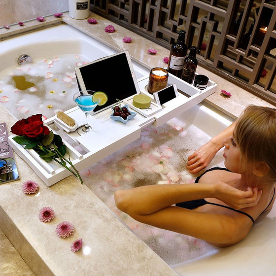 Extendable Bathtub Caddy Tray with Tablet and Phone Slots