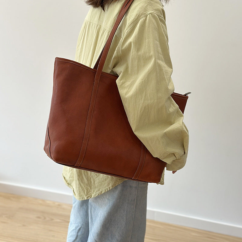 Soft Cowhide Tote Bag | close up material texture