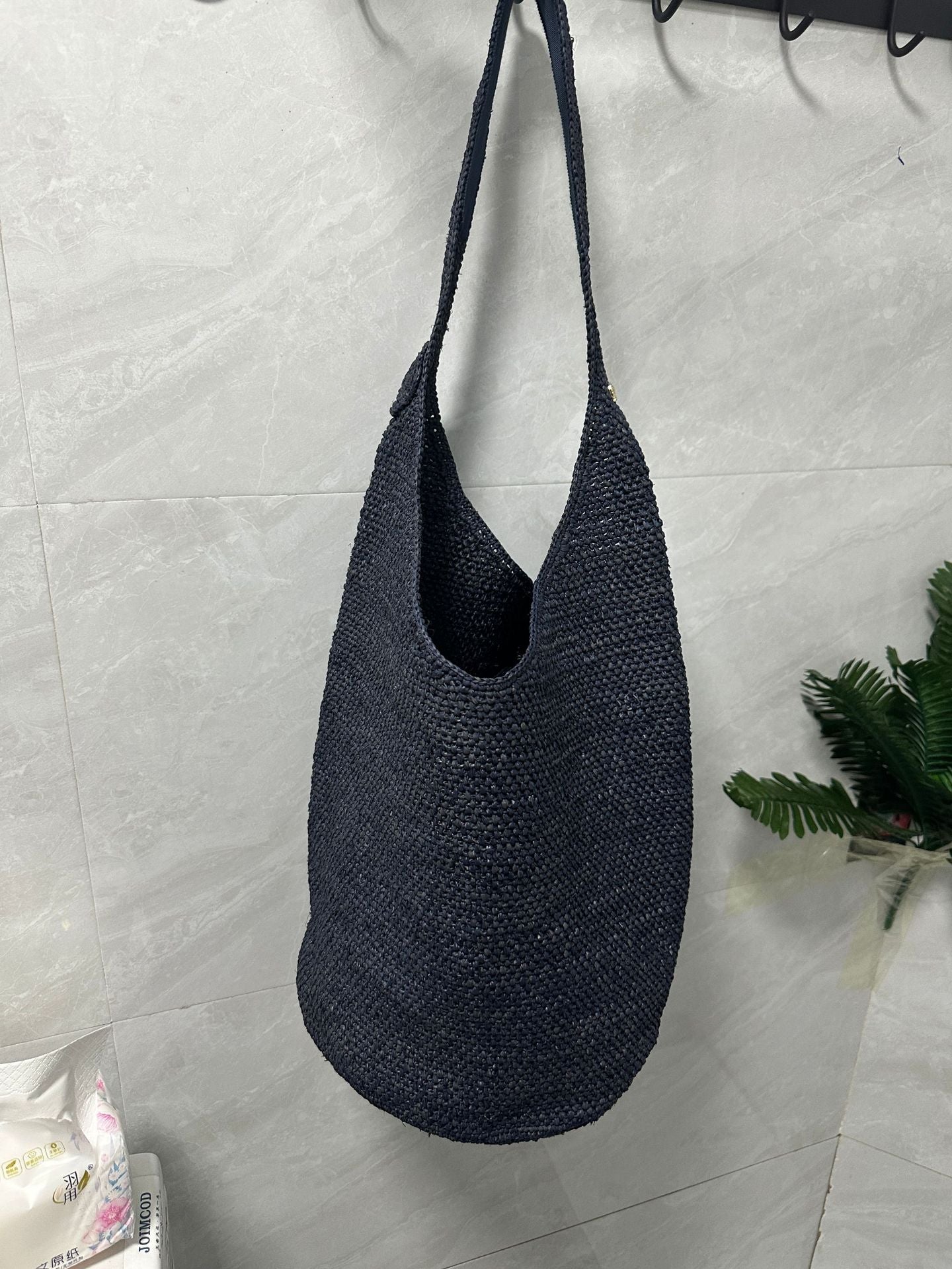 Handmade Women's Summer Shoulder Bag | detail close on finish