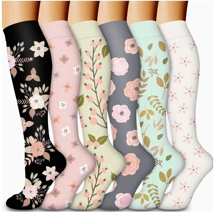 Multipack of knee high compression socks in mixed colours and prints