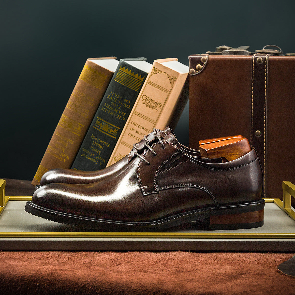 rubber sole detail of the derby leather shoe