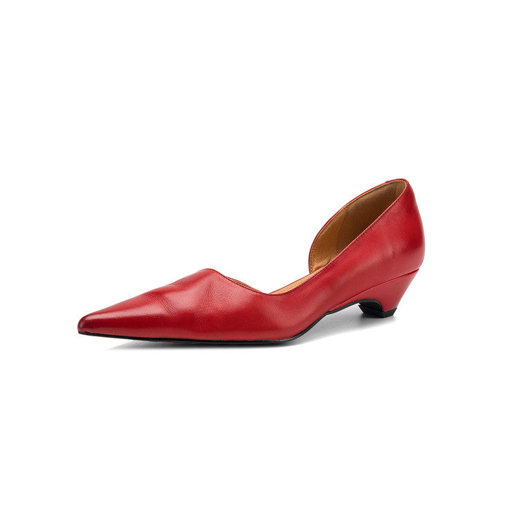 Cowhide Retro Pointed Toe Sandals | close up material texture