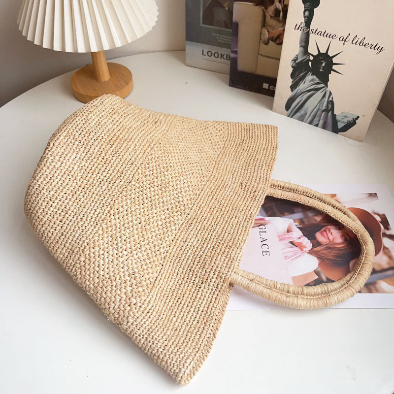 Handwoven Natural Straw Summer Handbag | close up material texture