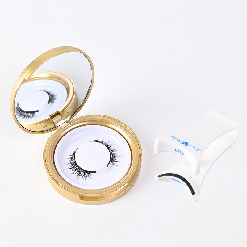 Magnetic False Eyelashes with Clip | styled with daily outfit