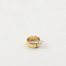 Tropfenförmiger Zirkon vergoldeter Ring
