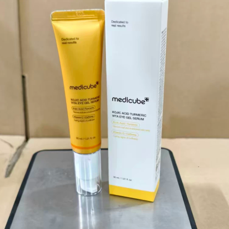Kojic Acid Turmeric Eye Serum 30g | close up material texture