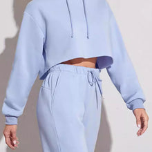 Kurzes Kapuzen-Oberteil und Jogginghose Loungewear-Set