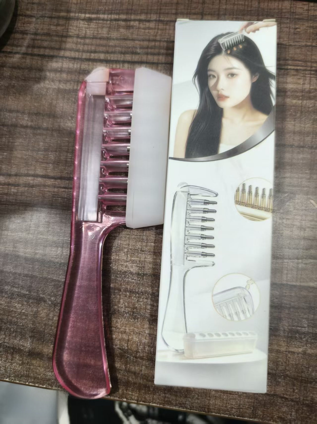 Golden liquid dispensing comb with metal tipped teeth for scalp oil and tonic application