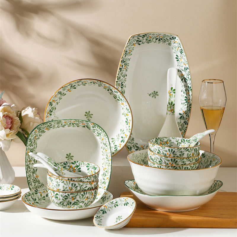 Green leaf porcelain deep plate holding the pattern to the edge