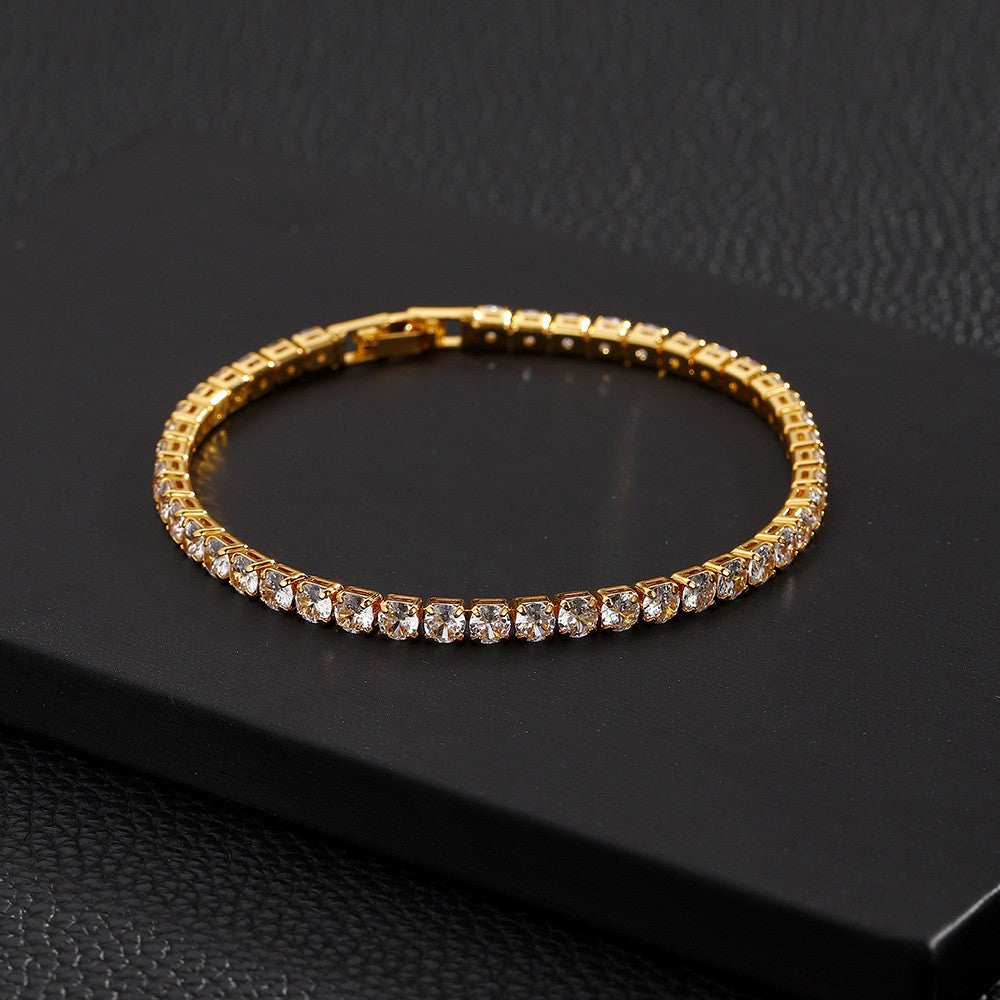 Zircon Cuban Chain Necklace | in use scenario daily moment
