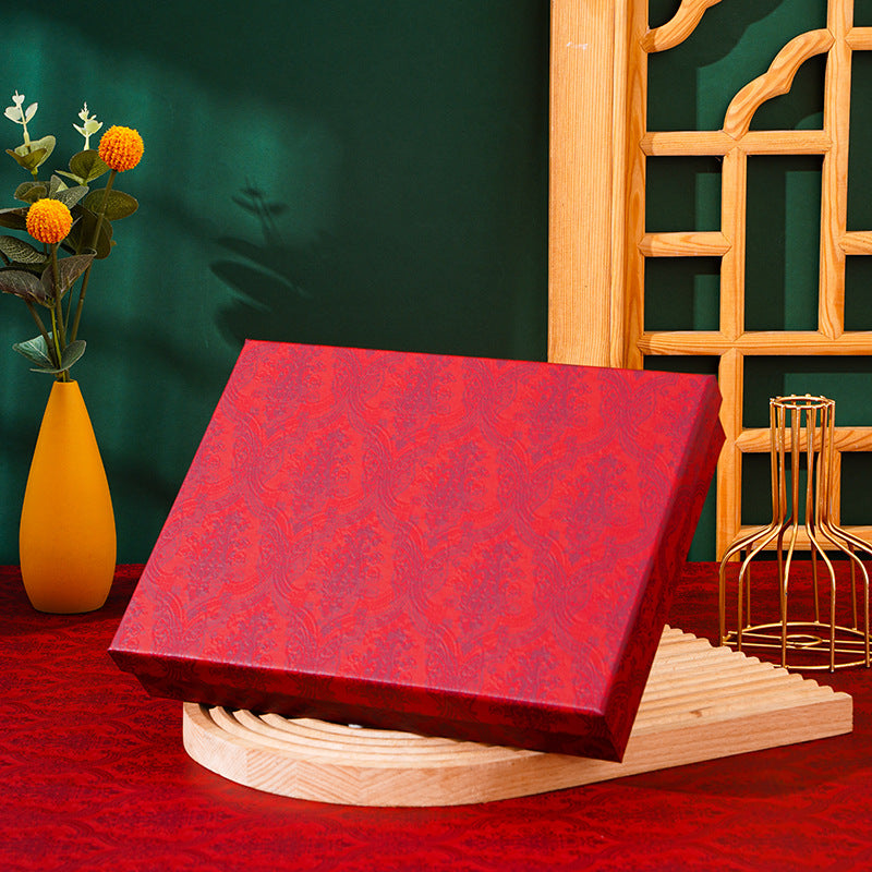 Red damask gift box with Heaven and Earth lid, no bow, model #15, inner 36x26x5 cm