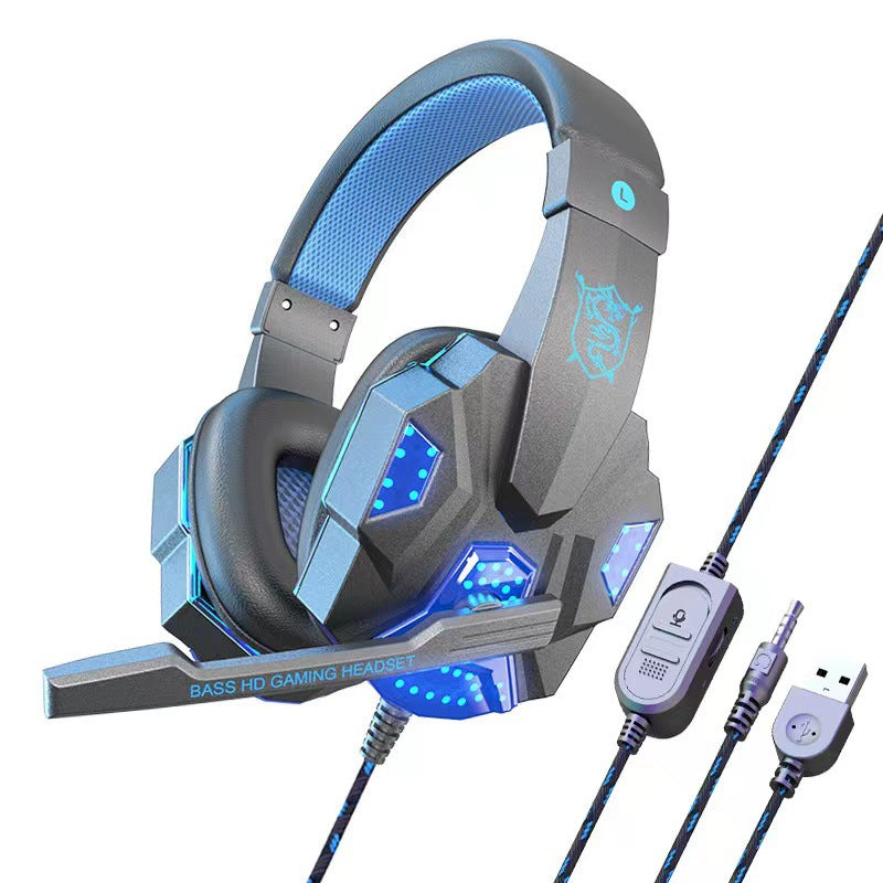 Gaming Headset | soft daylight shot