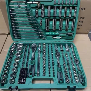 Professional 150-Piece Socket Wrench Set | side profile angle shot