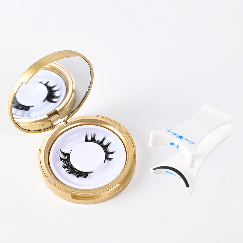 Magnetic False Eyelashes with Clip | top down clean shot