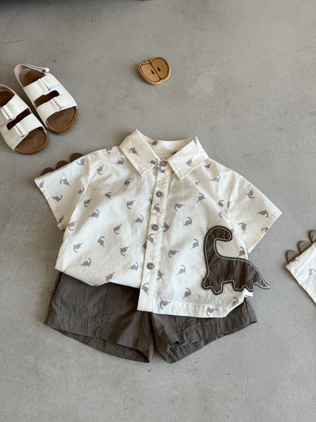 Gumi Bear Boys Printed Shirt and Shorts Set | macro material texture detail