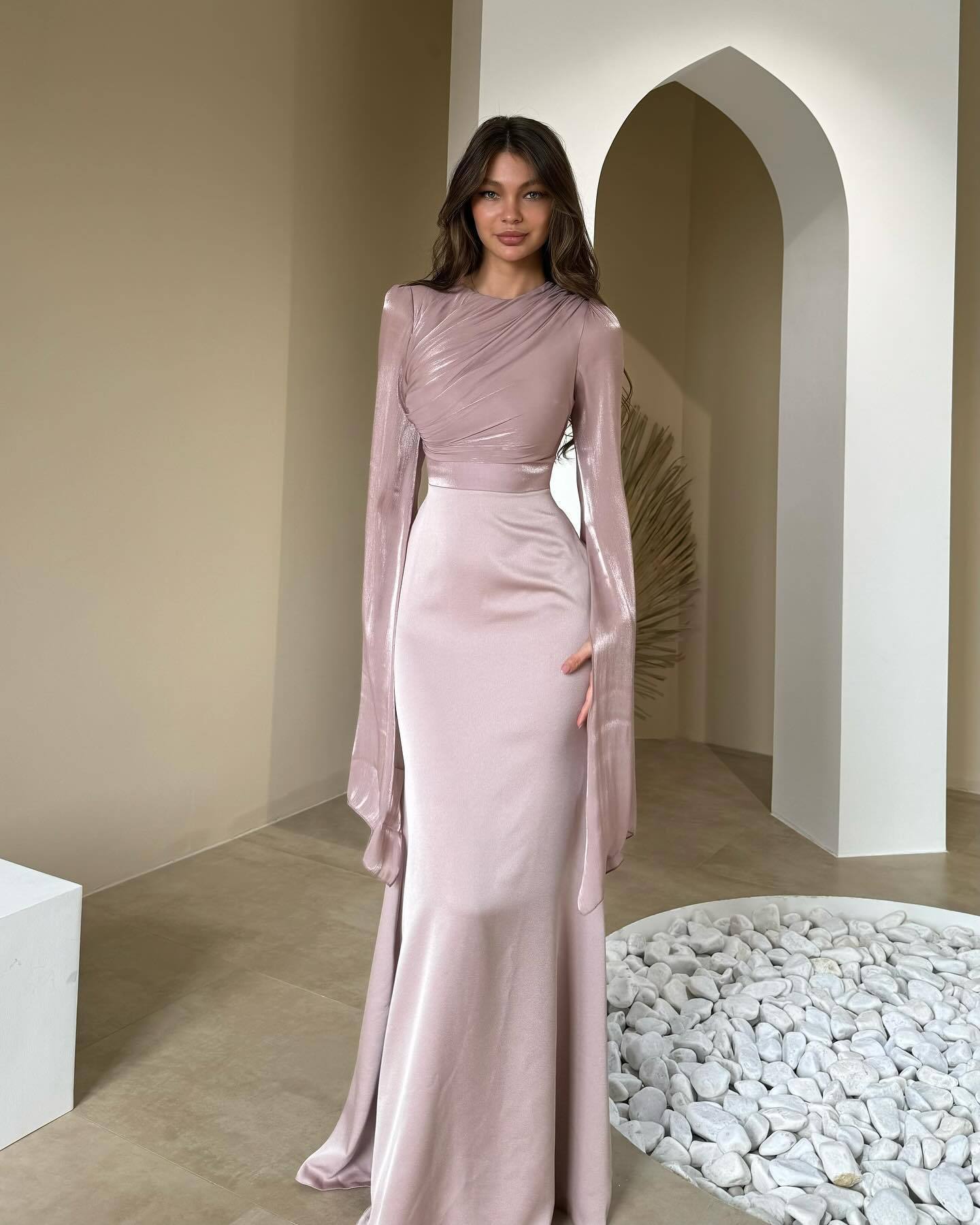 Slim-fit Dress | material close up