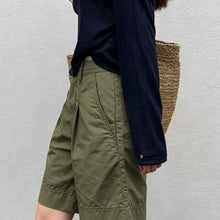 Women's High-Waisted Pleated Bermuda Shorts