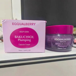 Facial essence 30ml bottle with dropper detail