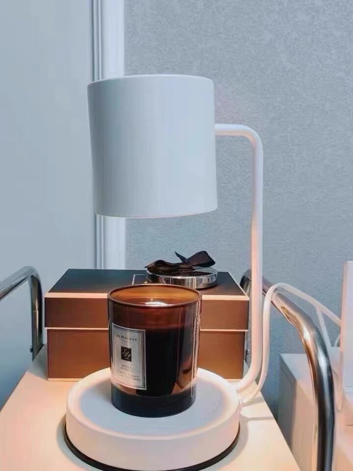 Candle warmer lamp finish and base shown up close