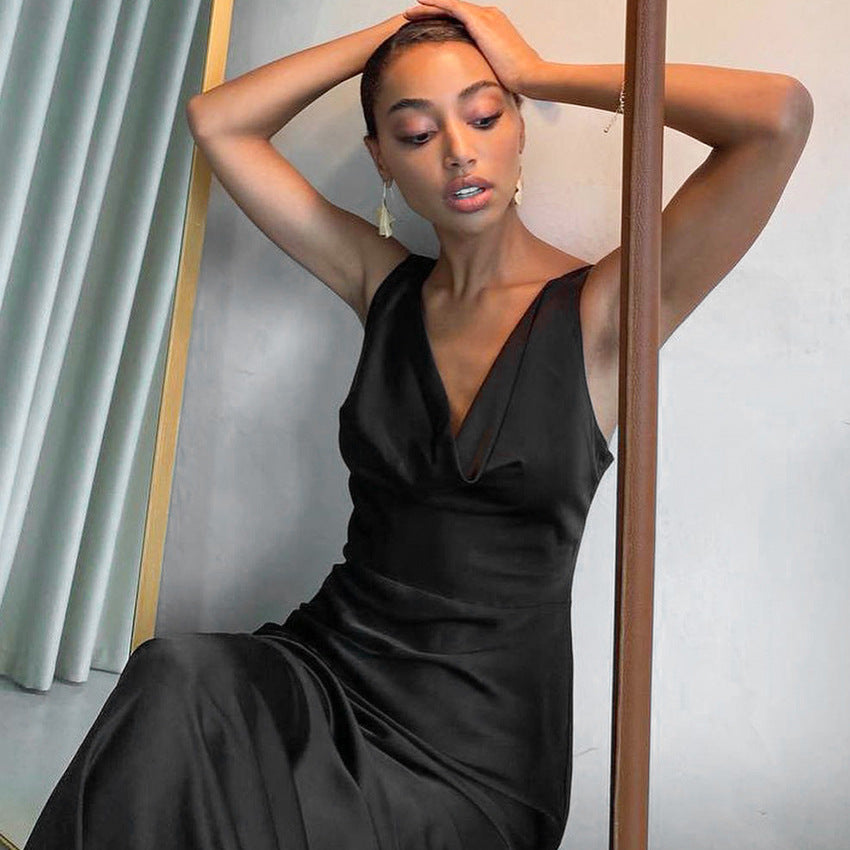Little Black Dress | side profile detail