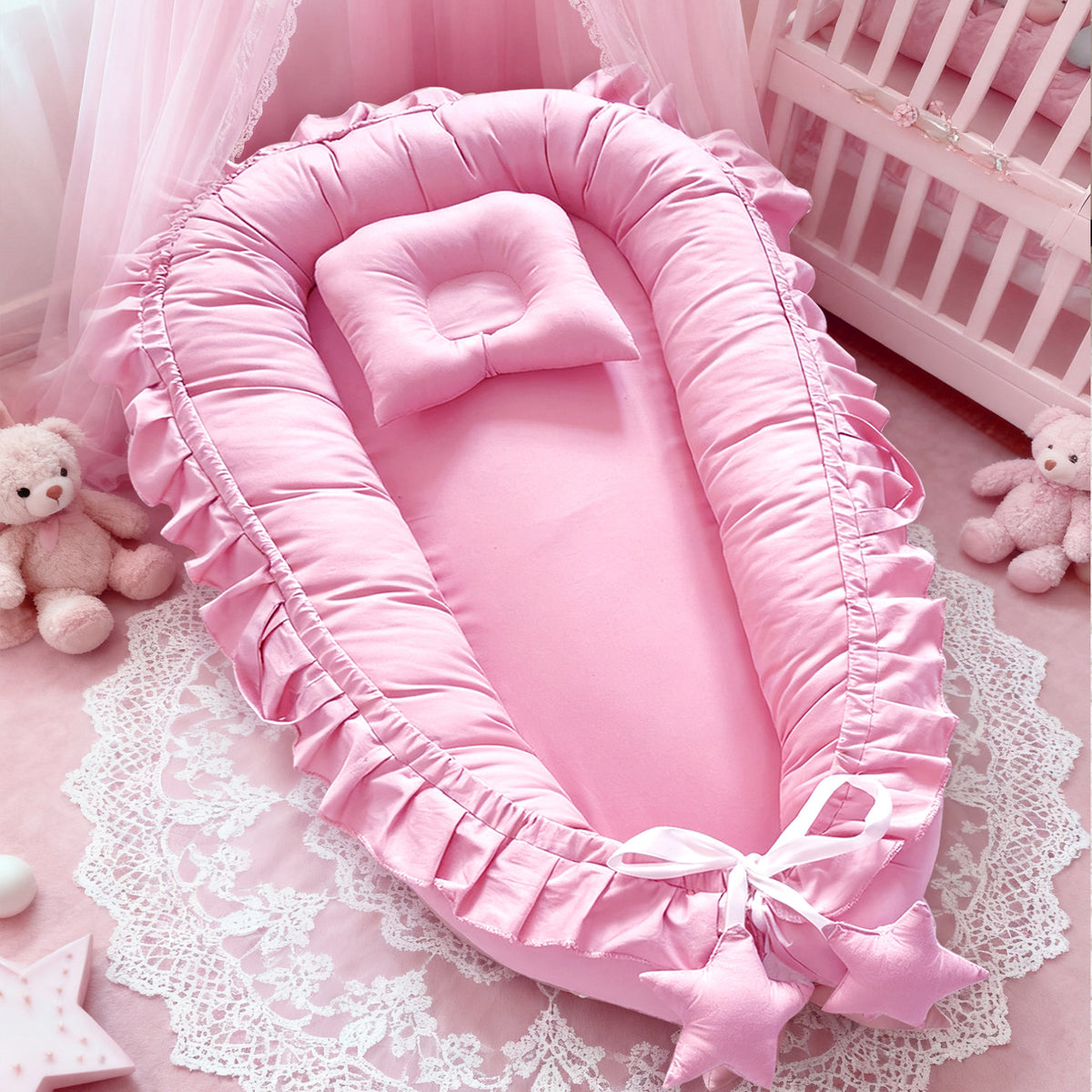 Close view of the lace ruffle trim on the cotton baby nest cover