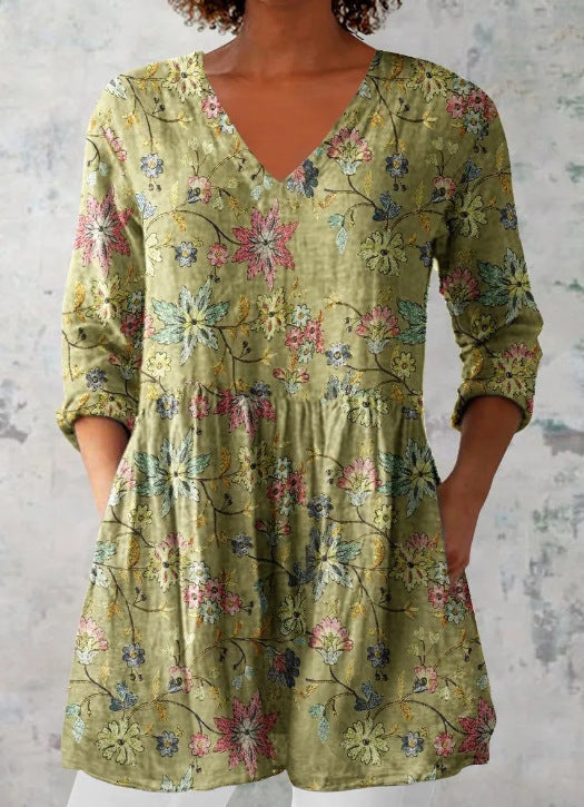 Digital print tunic with a soft V neckline in a scattered floral digital print