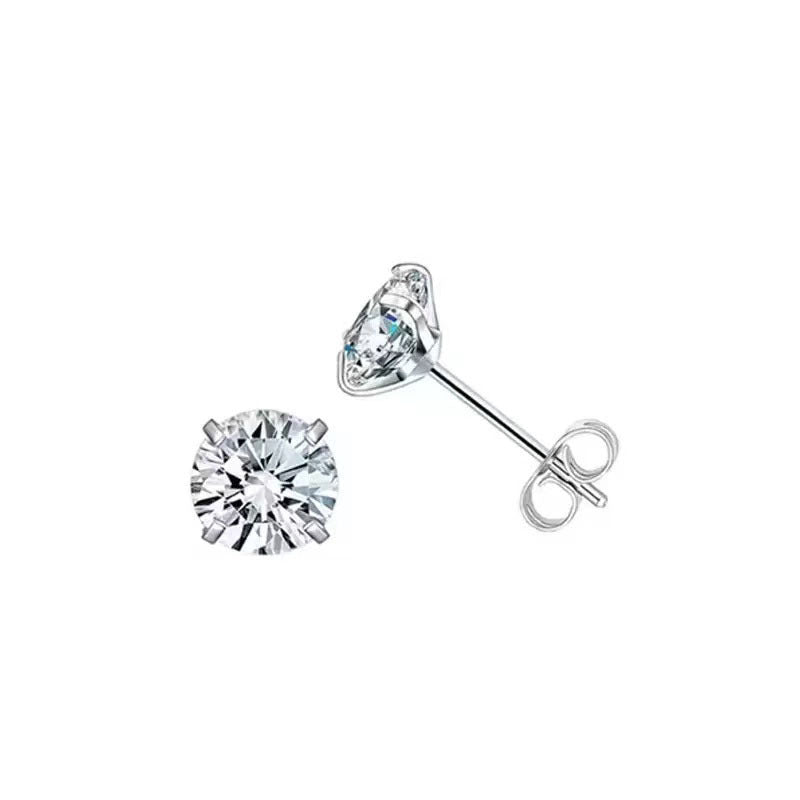 Close view of the faceted clear cubic zirconia stone in a four prong setting