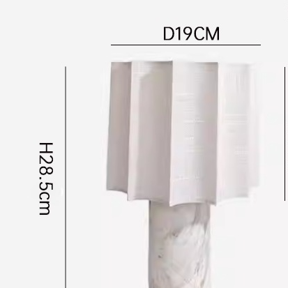 Size diagram of the lamp, shade 19 cm wide and 28.5 cm overall height