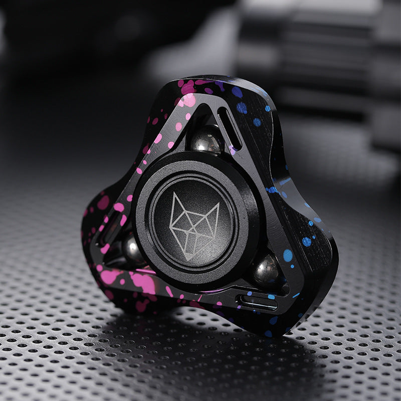 Center hub detail of the triangular metal fox fidget spinner