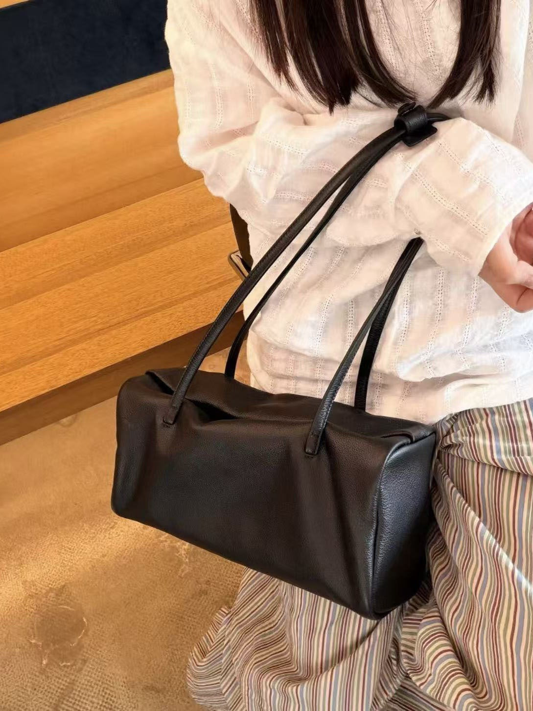 Inner layer of cowhide bag for the armpit area