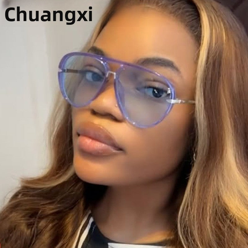 Retro Large Frame Sunglasses | detail close up