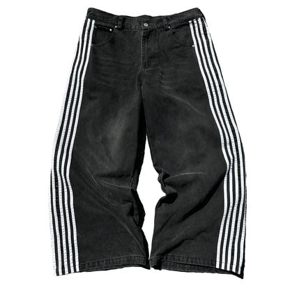 Striped Jeans | travel friendly carry scenario