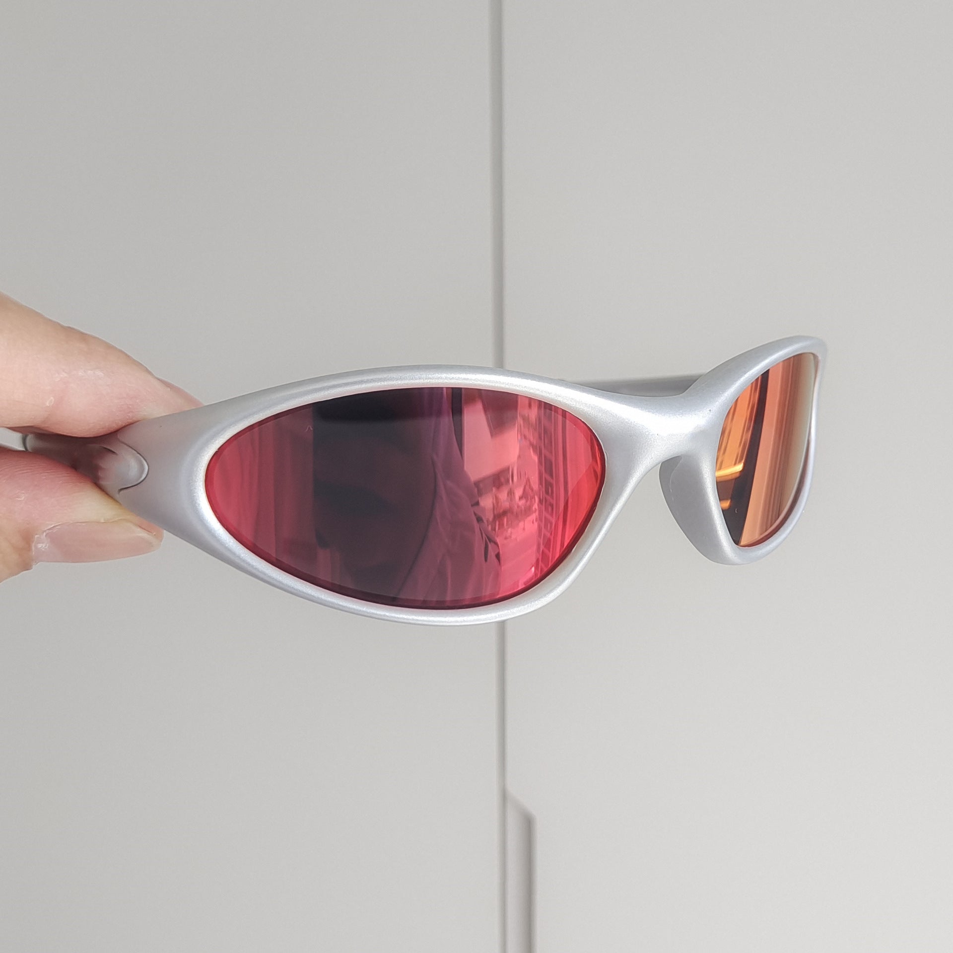 Retro Small Frame UV Protection Sunglasses | color and tone detail