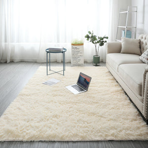 Side edge of the soft shaggy polyester area rug showing the long raised pile