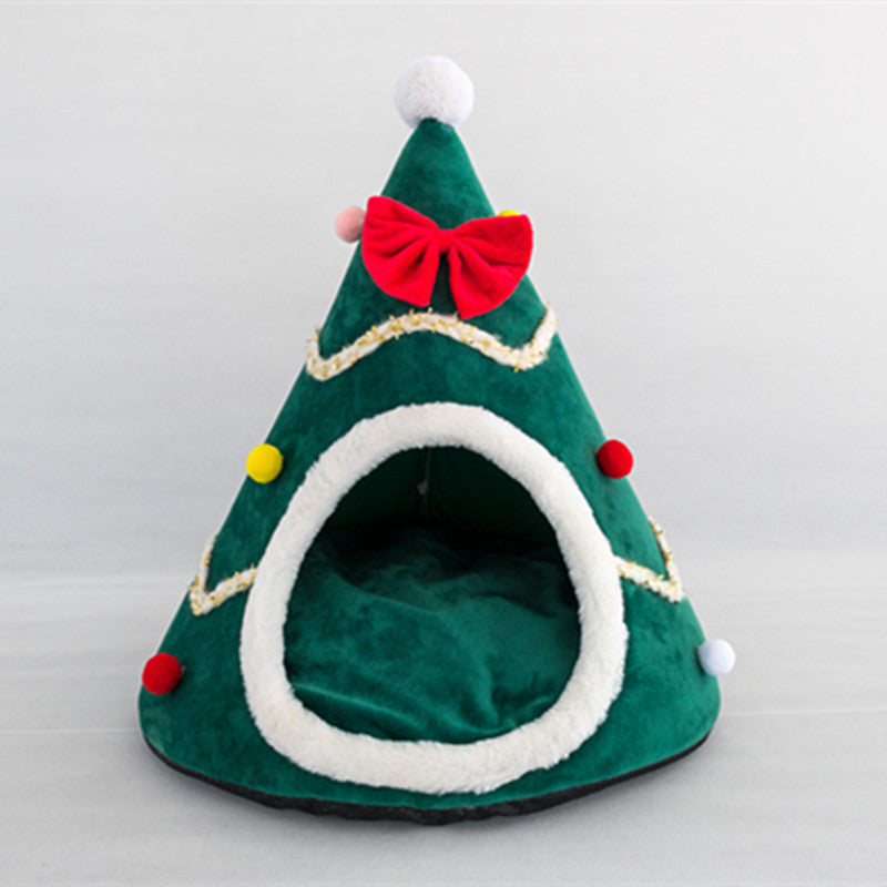 Close view of the padded base inside the pet den