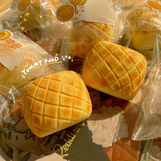 Ananas-Brötchen-Quetschspielzeug für