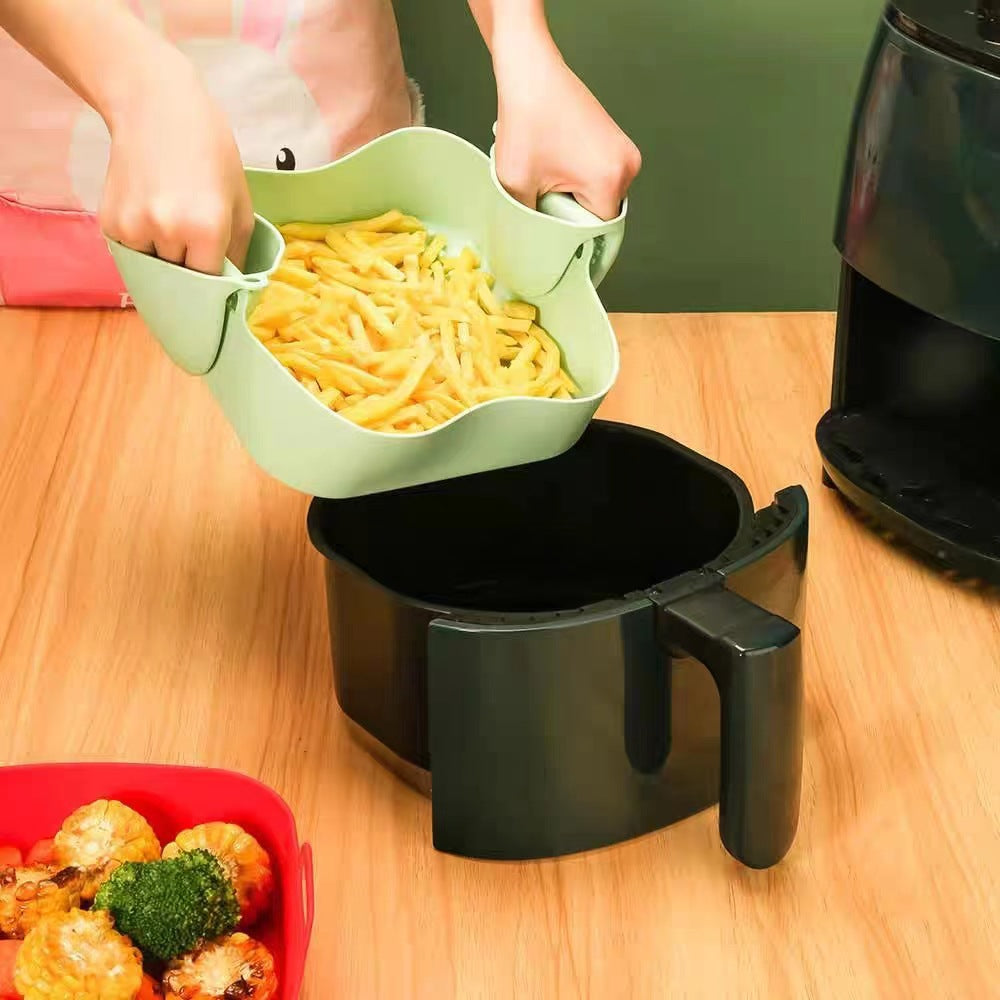 Square food grade silicone liner about 21.5 by 21.5 cm and 7 cm deep for an air fryer