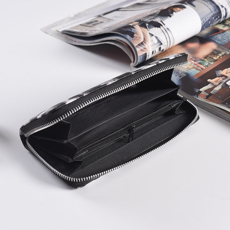 Interior of the long wallet with card slots, note sleeves and a coin pocket