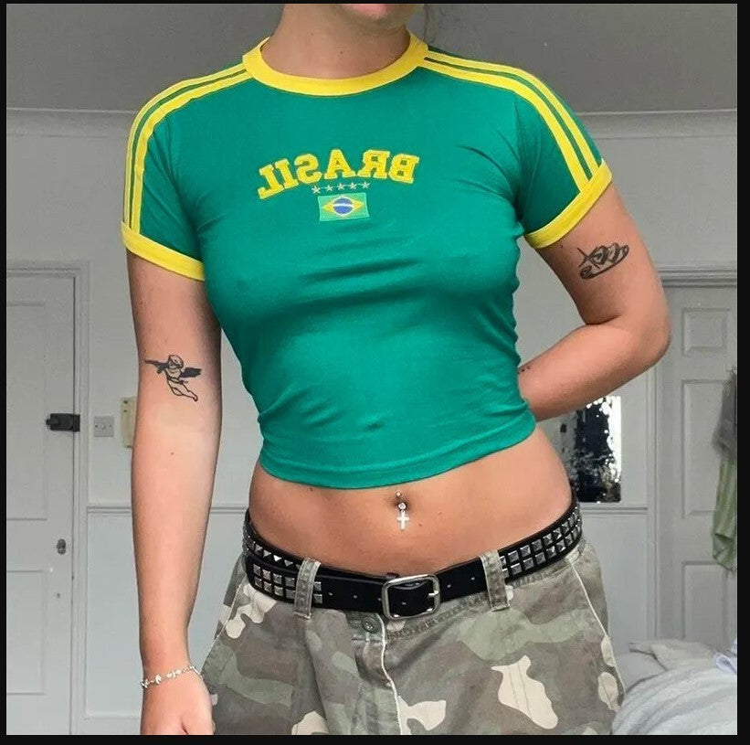 Fitted country crop tee flat lay with round neck and short sleeves