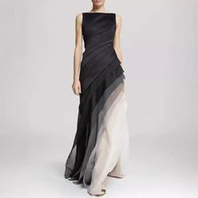 Langes Organza-Kleid mit Stufen
