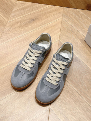 Unisex Casual Flat Shoes | side profile angle shot