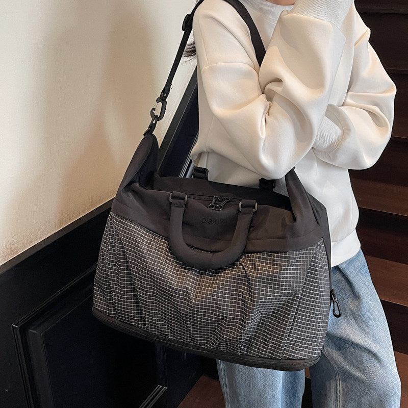 Expandable Travel Hand Luggage Bag | detail of finish and build