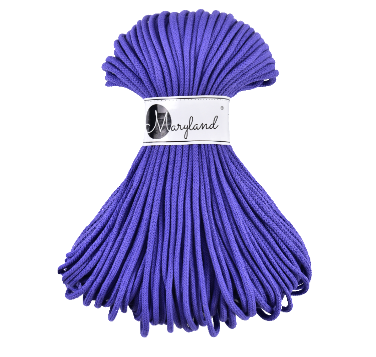 Single skein of pure cotton yarn for knitting baskets and bags