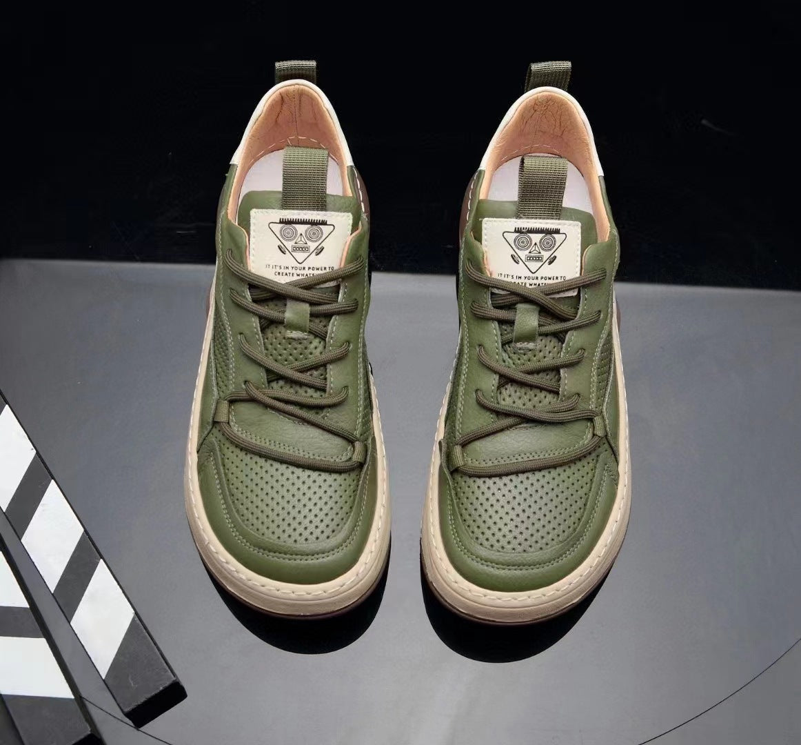 Low top sneaker with a low collar and a stitched line along the midsole edge
