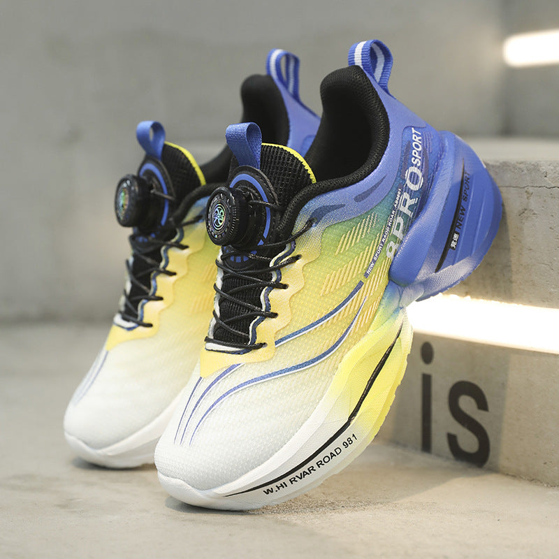 Close view of the rotating knob dial on the tongue that tightens the sneaker with a thin cable