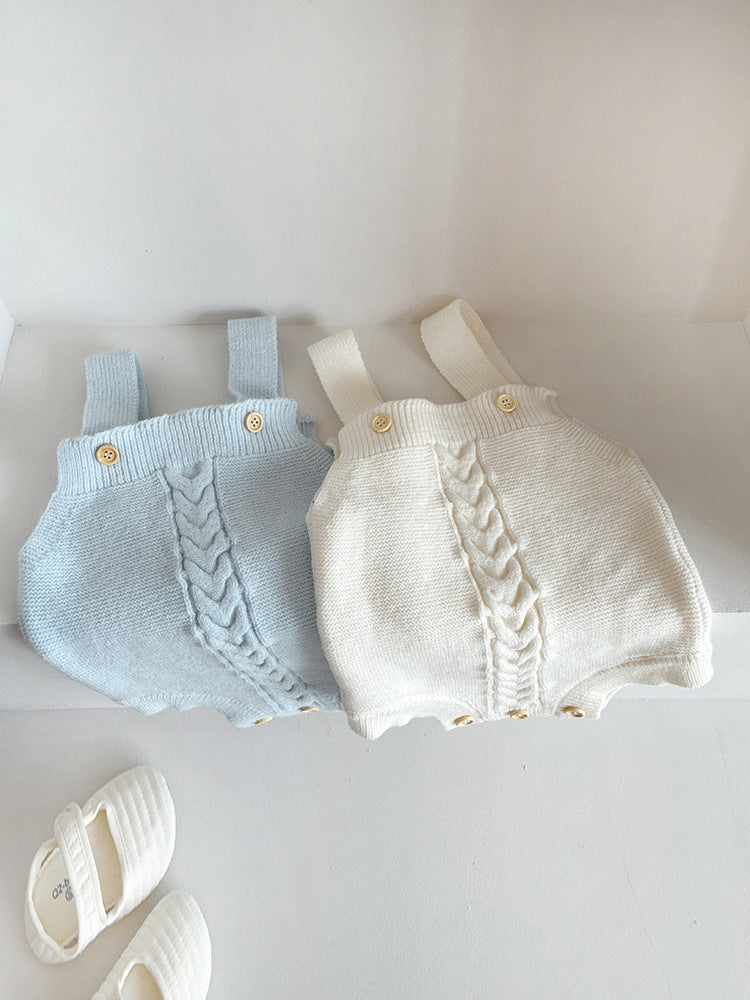 Close up of the baby romper knit cotton texture and even stitching