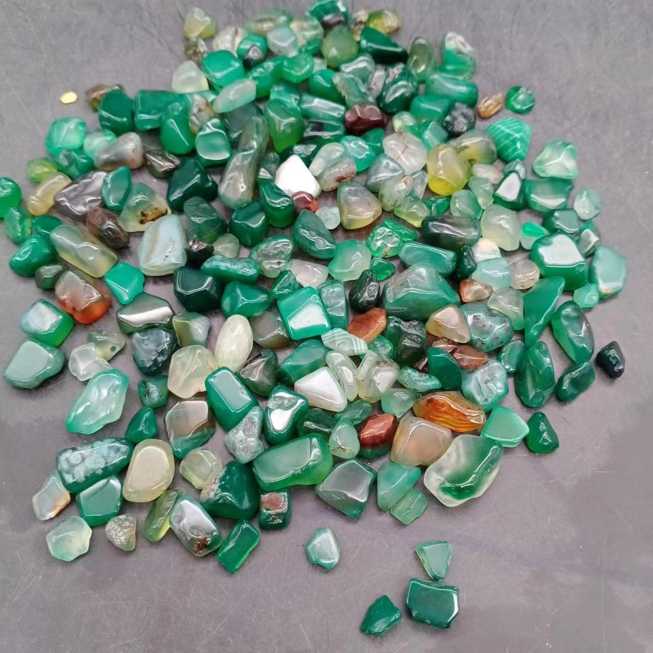 Small polished agate chips for vase filler and table scatter decoration
