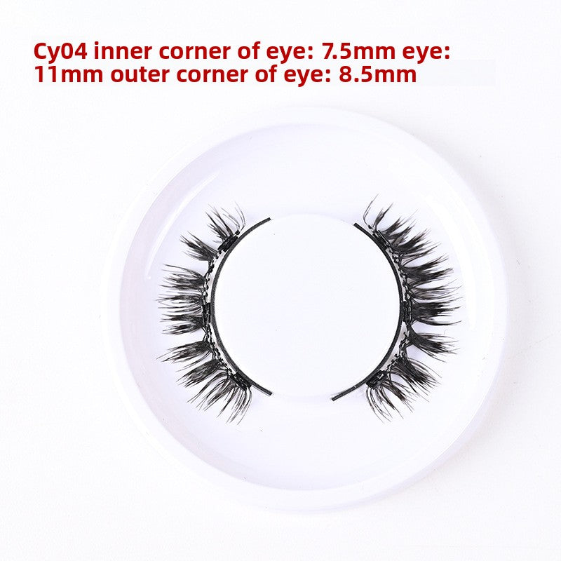 Magnetic False Eyelashes with Clip | product on the move